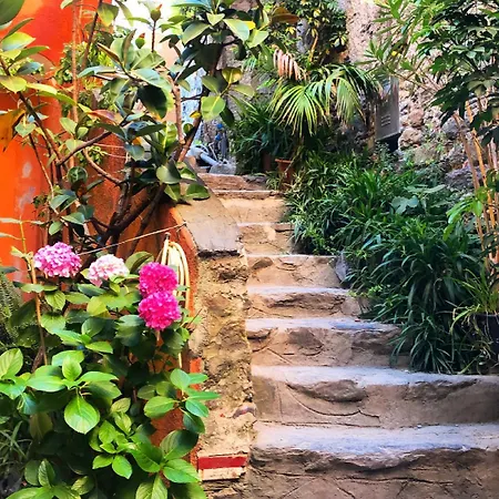 J Sea View Apartment *